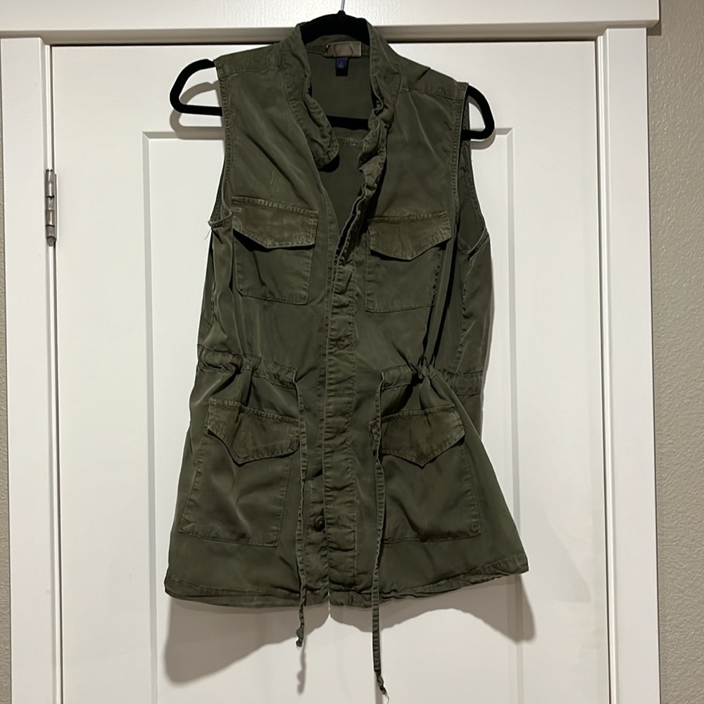 Universal Threat Utility Vest - Picture 3 of 4